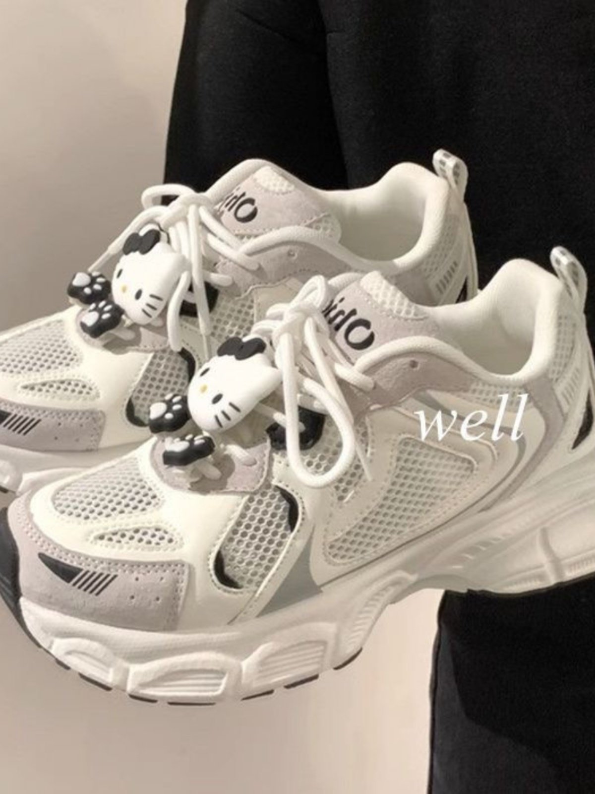 the original web-based old man's shoe girl in his 2024 summer air-breeding ins-tweet sportsgirl