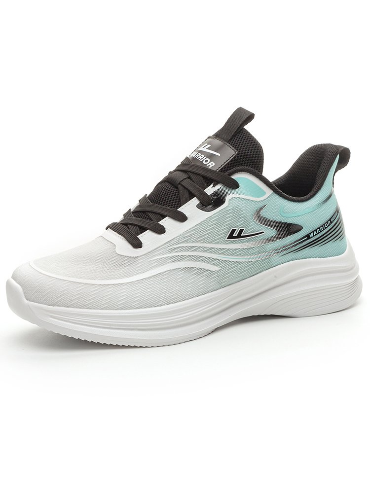 A new 2024 for a man with a retrospective shoe