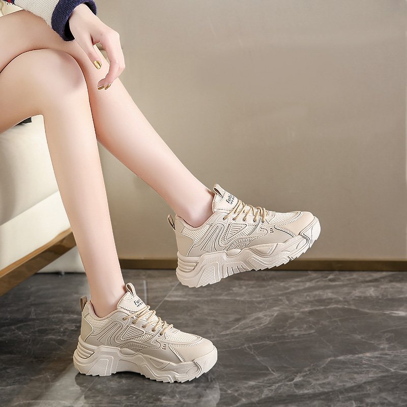 A new 2024 for old man's shoes and girl's, a summer-screech-net-scene-scene-scene white shoes
