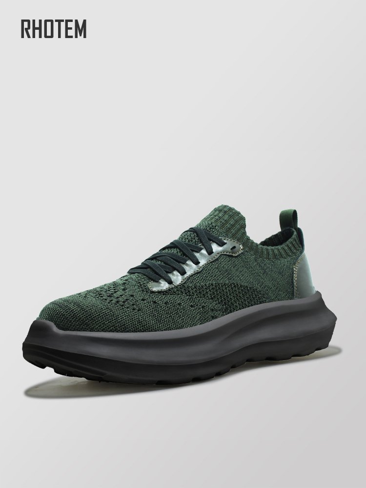 RHOOTEM'S SUMMER FOOT IS TIED TO AN AIR-LEAKED SPORTY SHOE WITH A HEAVY BOTTOM OF A LOCOMOTIVE