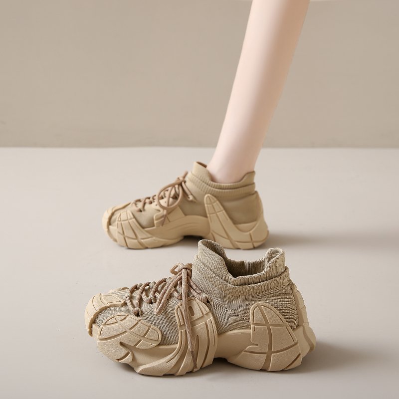 A new 2024 in the girls' shoes