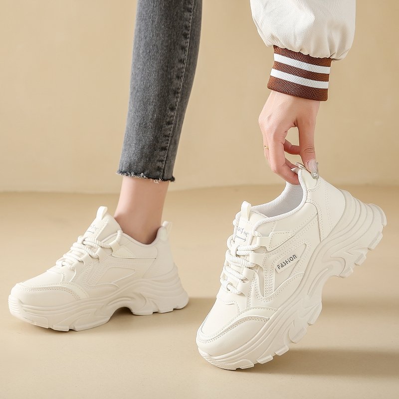 A new 2024 in spring and summer in waterproof sports for children who would've stepped on their feet