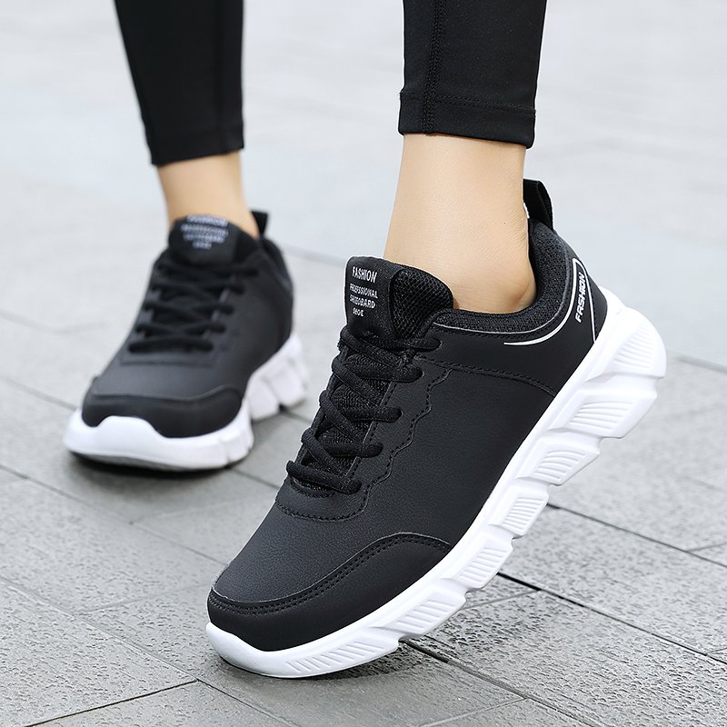 Zhu Jiu-hwan girls sports shoes, spring and autumn shoes, waterproof and light running shoes, black soft-floored girls