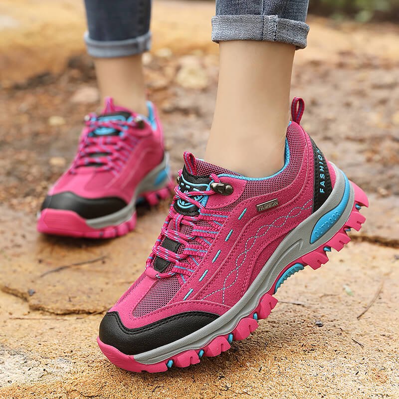 A new one for an outdoor shoegirl in the fall, a water-proof walk-up shoegirl