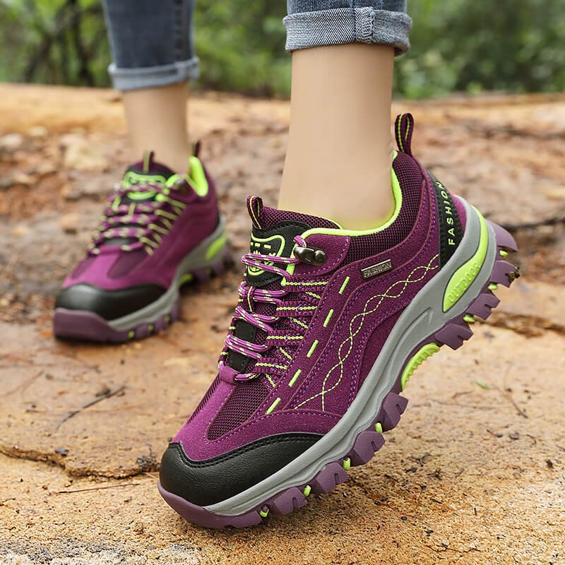 A new one for an outdoor shoegirl in the fall, a water-proof walk-up shoegirl