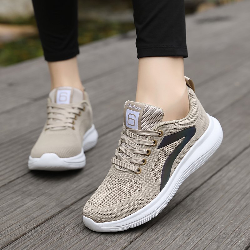 Reactivate the new Autumn Shoes, air-respiratory sports shoes, and light-scrambling girls' shoes