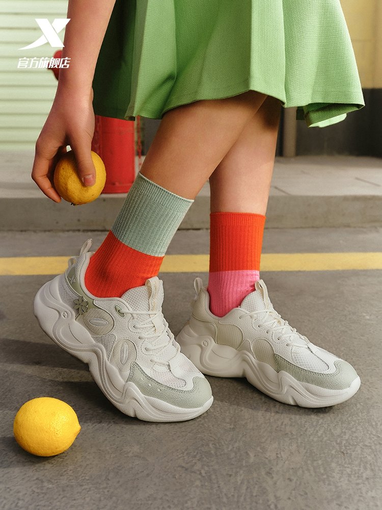 Stepgirl's 3.0-cracker, 2024 light-throwing old man's shoes