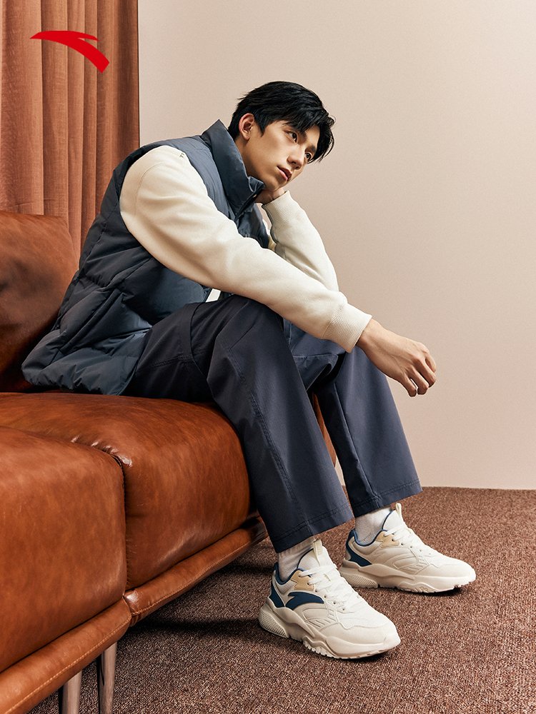 A man's shoes, a man's shoes, a new one for the autumn and winter