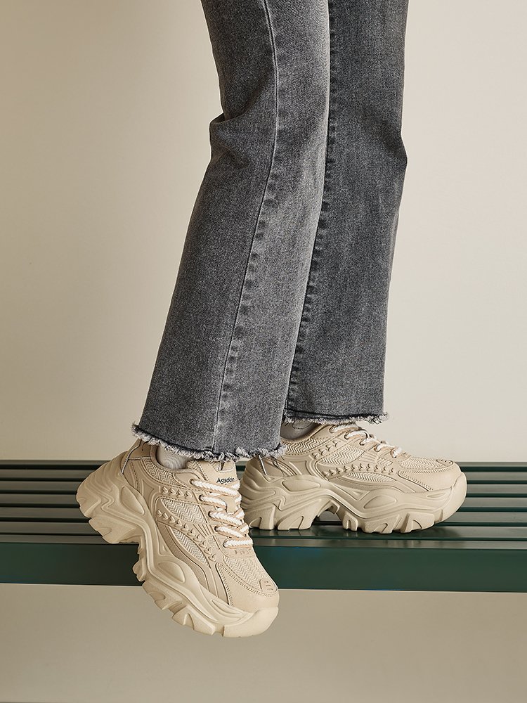 Old man's shoes and girls' shoes, 2024 new spring and autumn winters, with a thicker bottom and a big size of a little white-blowing sports shoes