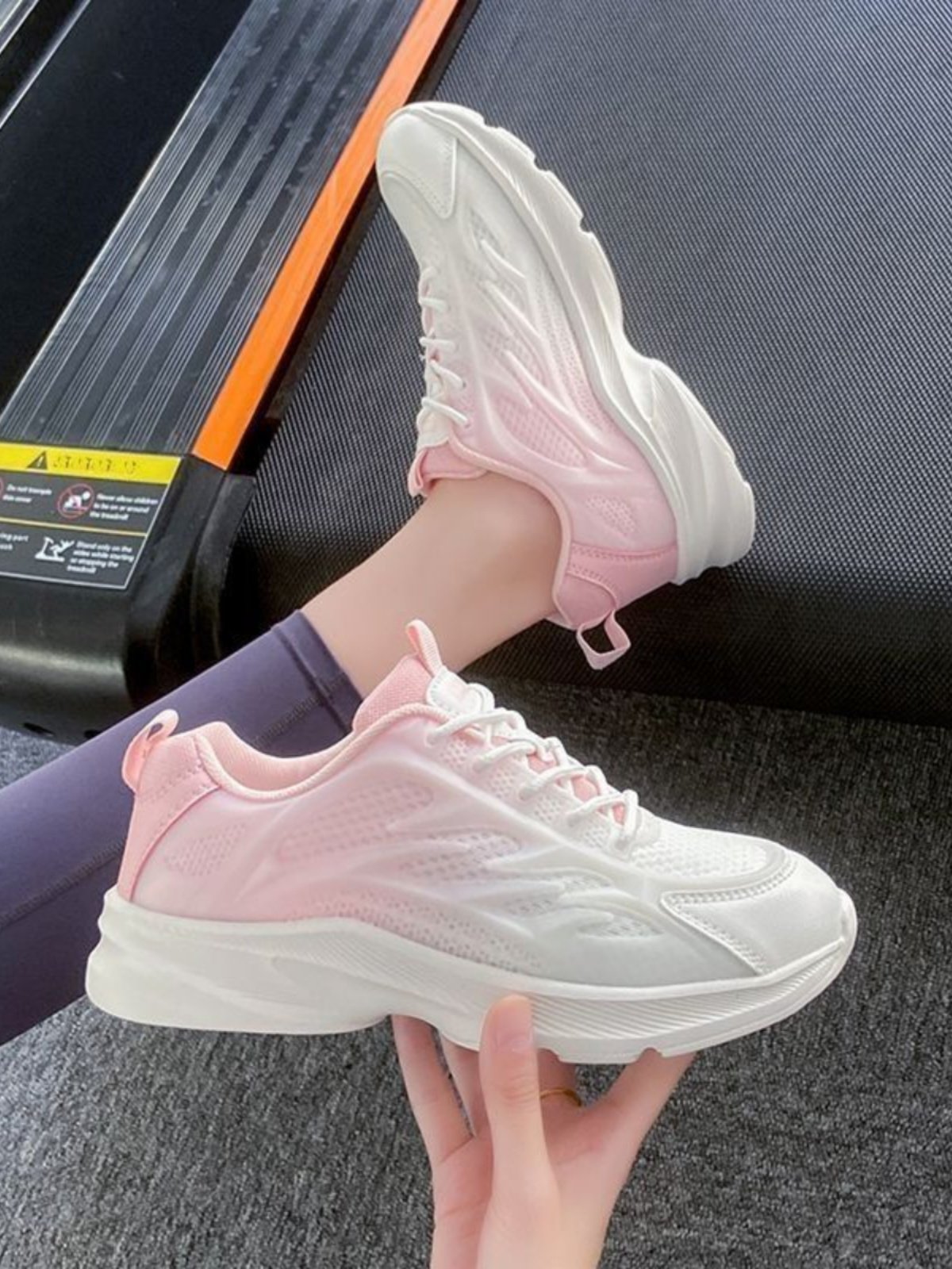 "Students running shoes, 2024 new summer marshmallows lighten tremors and air-recreational shoes."