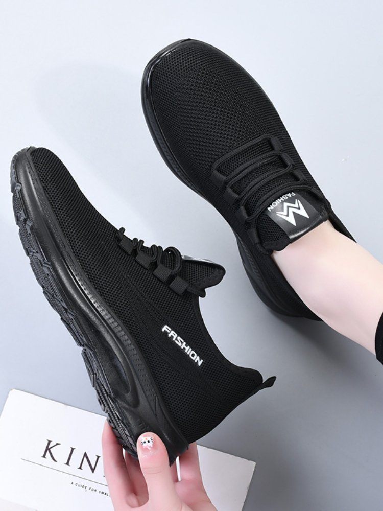 The old Beijing Shoegirls' Kitchen Shoes are working in black soft-defunct net shoes for air and ski