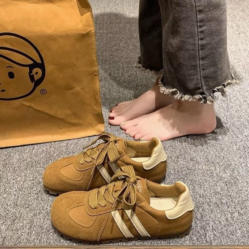 A new 2024 in the spring and summer bottom exercise for girls with retrospect shoes