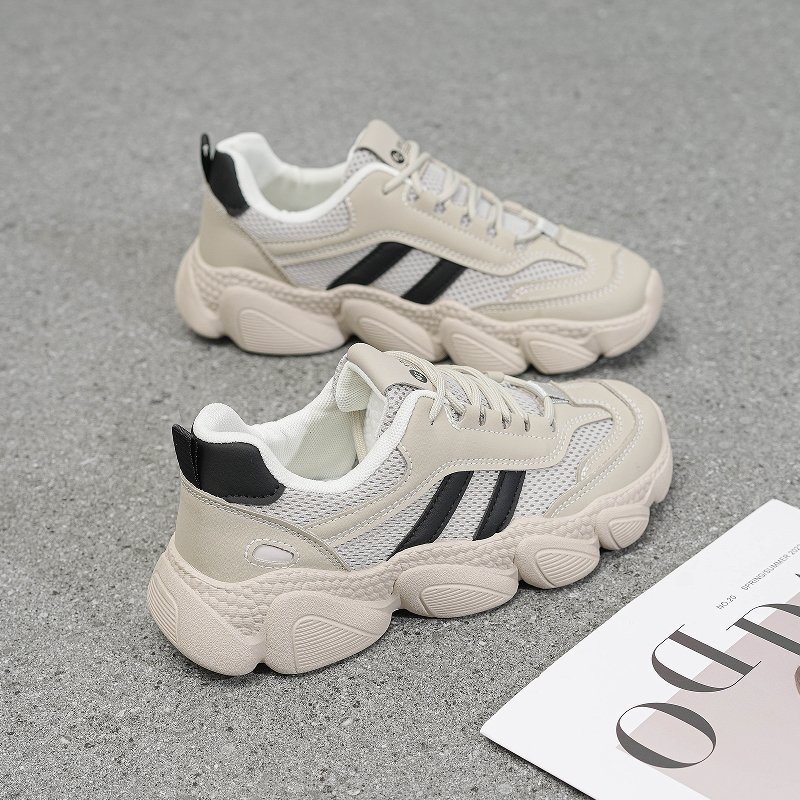 The new 2024 girl's sneakers are running easy, and the summers are going to take a breath and relax and raise his old traveler's shoes