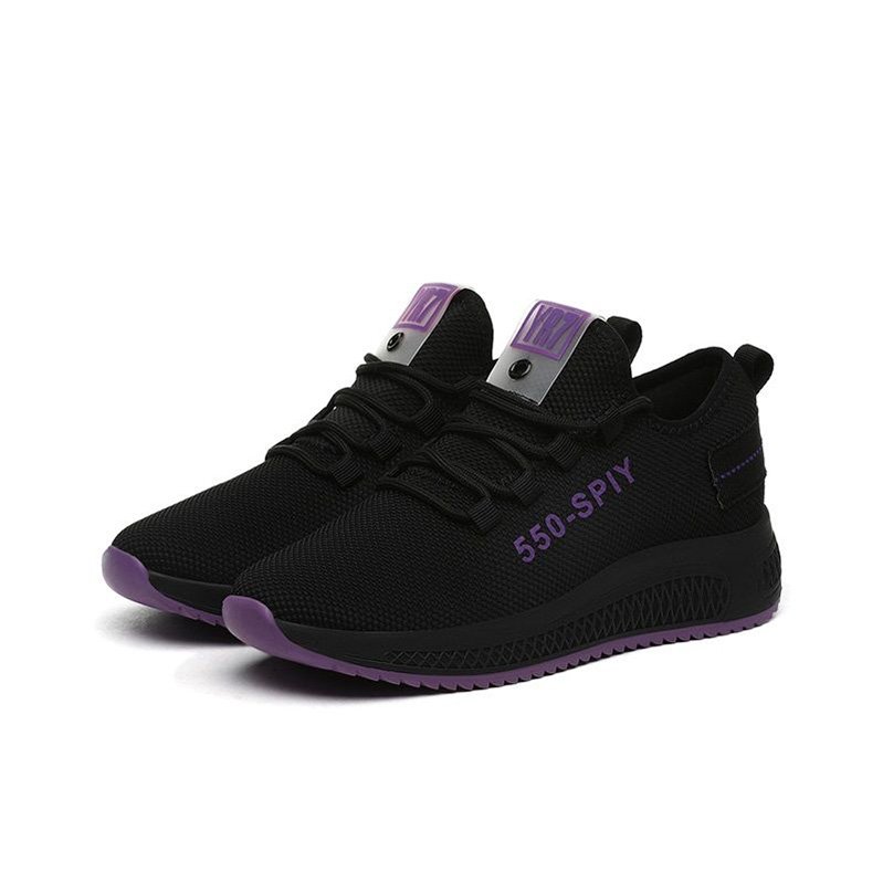 "Spring and Autumn's mother's shoes, old Peking Boots, lighten up a 2024 new pair of working shoes."