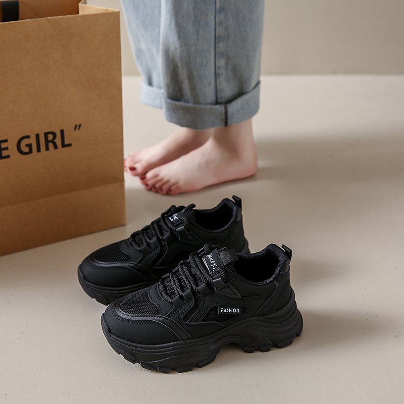 The black sneaker who stepped on the shit, and in summer, 2024, she got a new one with his old man's shoes on the skis