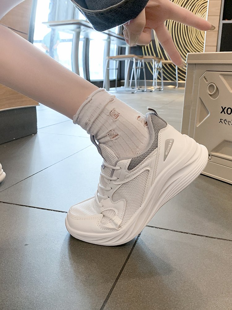 The new 2024 in the hot-ass sneakers lightened the tremor running shoes