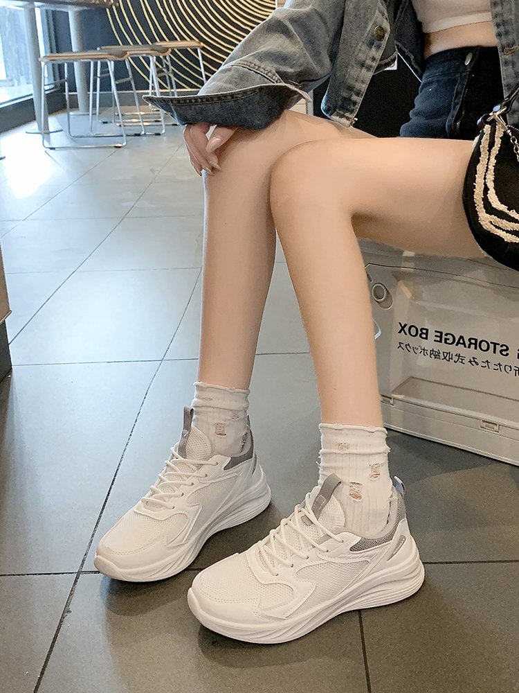 The new 2024 in the hot-ass sneakers lightened the tremor running shoes
