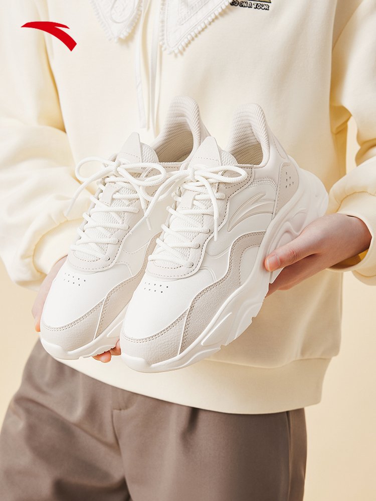 An old man's shoes and shoes, 2024, new leather-skinned shoes
