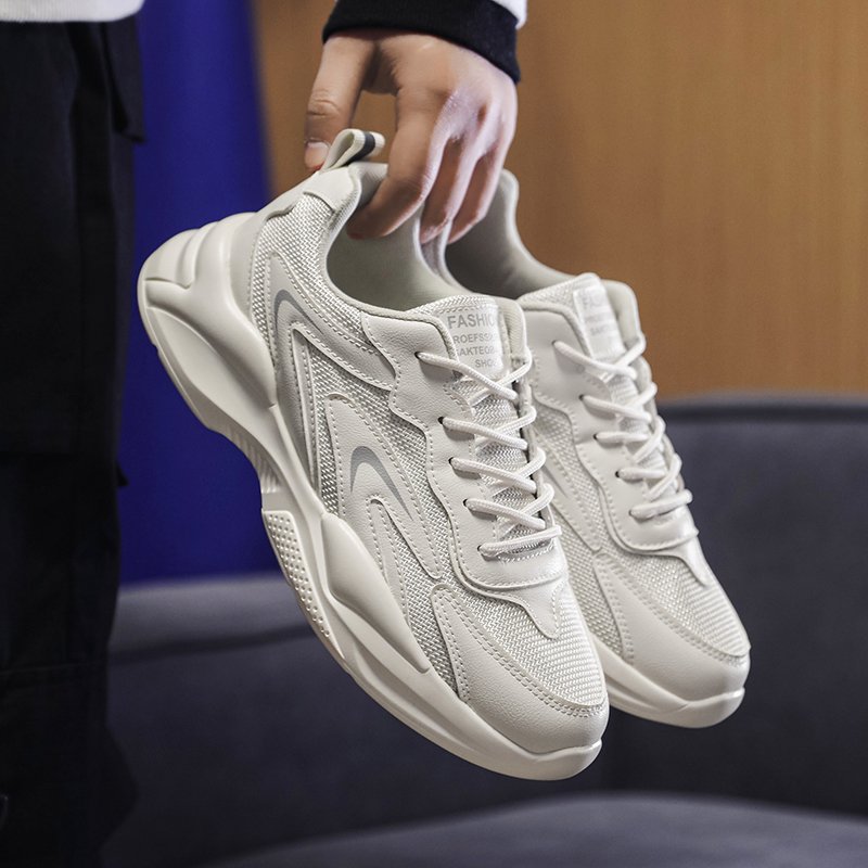 The new 2024 in the fall of a man's shoes is so much better than a man's white net