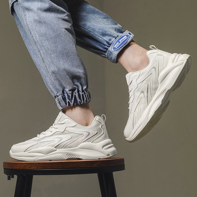The new 2024 in the fall of a man's shoes is so much better than a man's white net