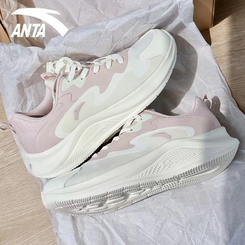 Accompanied girls' shoes, a new air-breeding ecstasy in the fall, 2 special junior high school running shoes