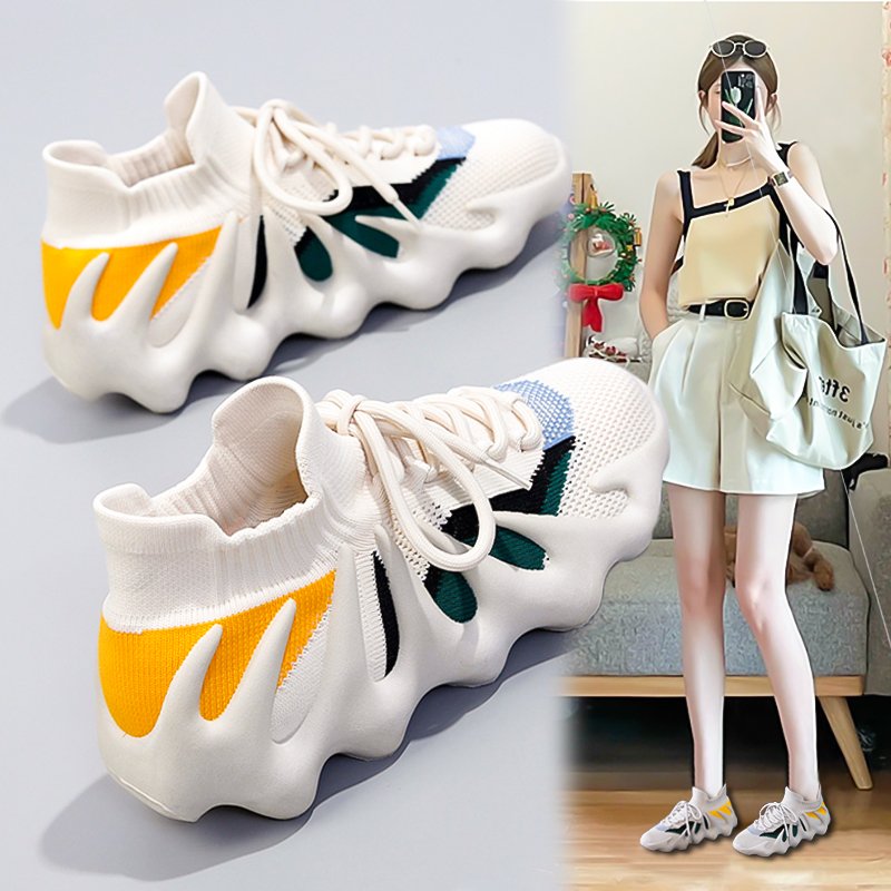♪ ♪ The octopus girl with a soft, soft, soft sneaker ♪
