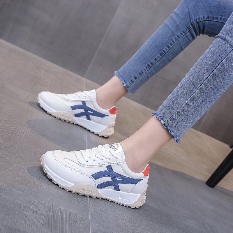 2024 new schoolgirls specializing in sports in middle school, super light running shoes and track training leather-faced sneakers