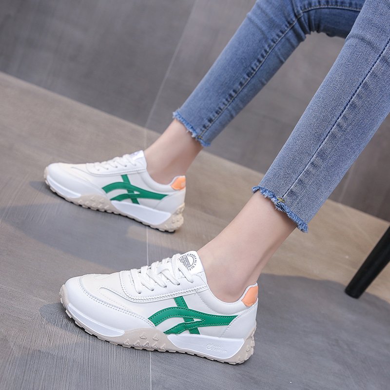 2024 new schoolgirls specializing in sports in middle school, super light running shoes and track training leather-faced sneakers