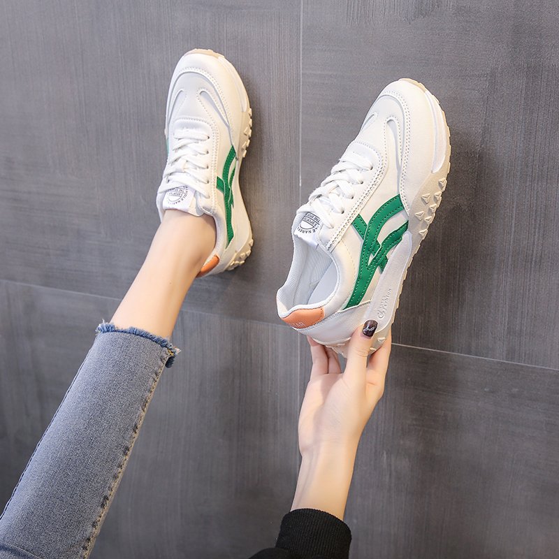 2024 new schoolgirls specializing in sports in middle school, super light running shoes and track training leather-faced sneakers