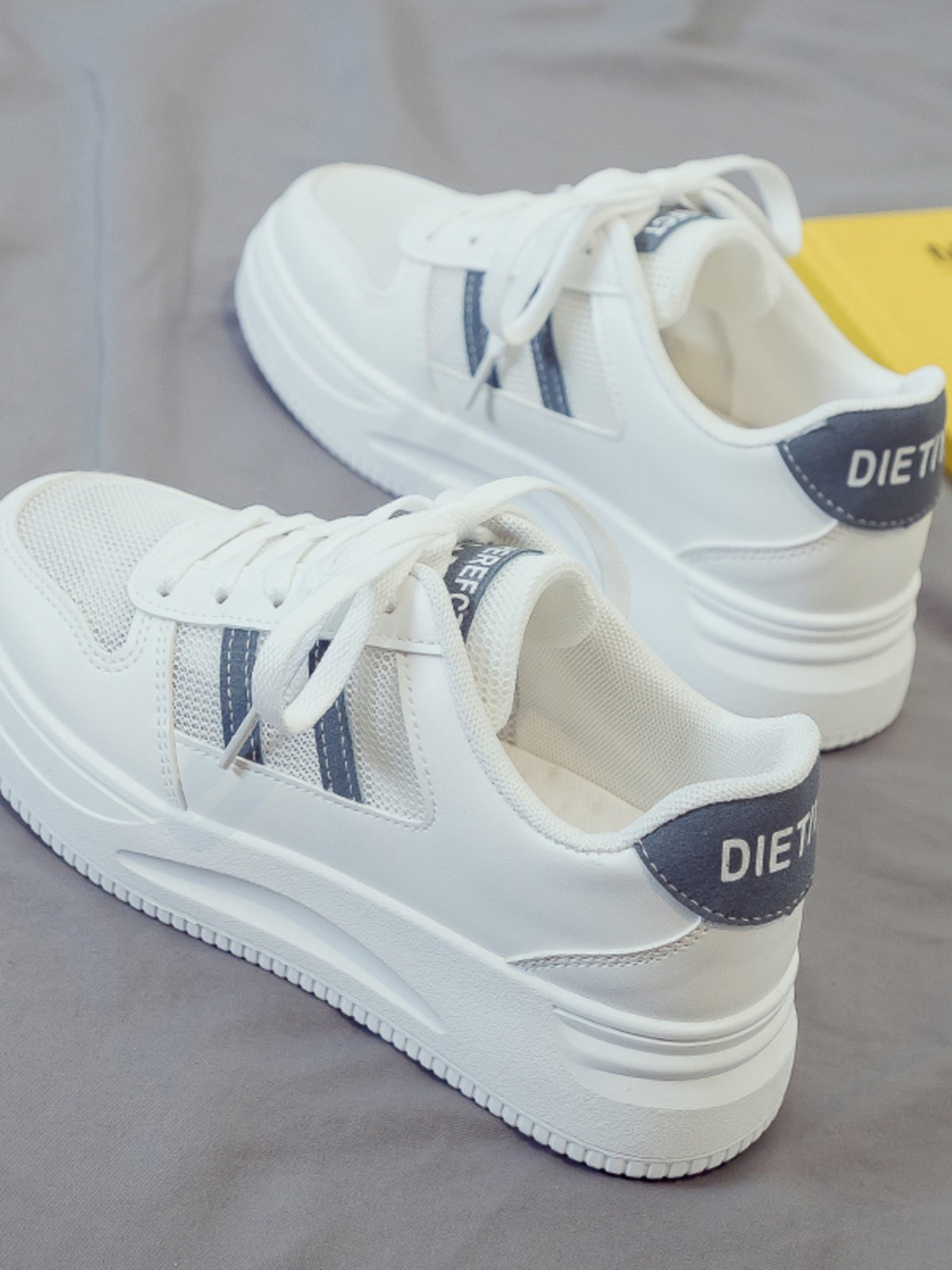 The brand-named white-shoe girl in the fall of 2024