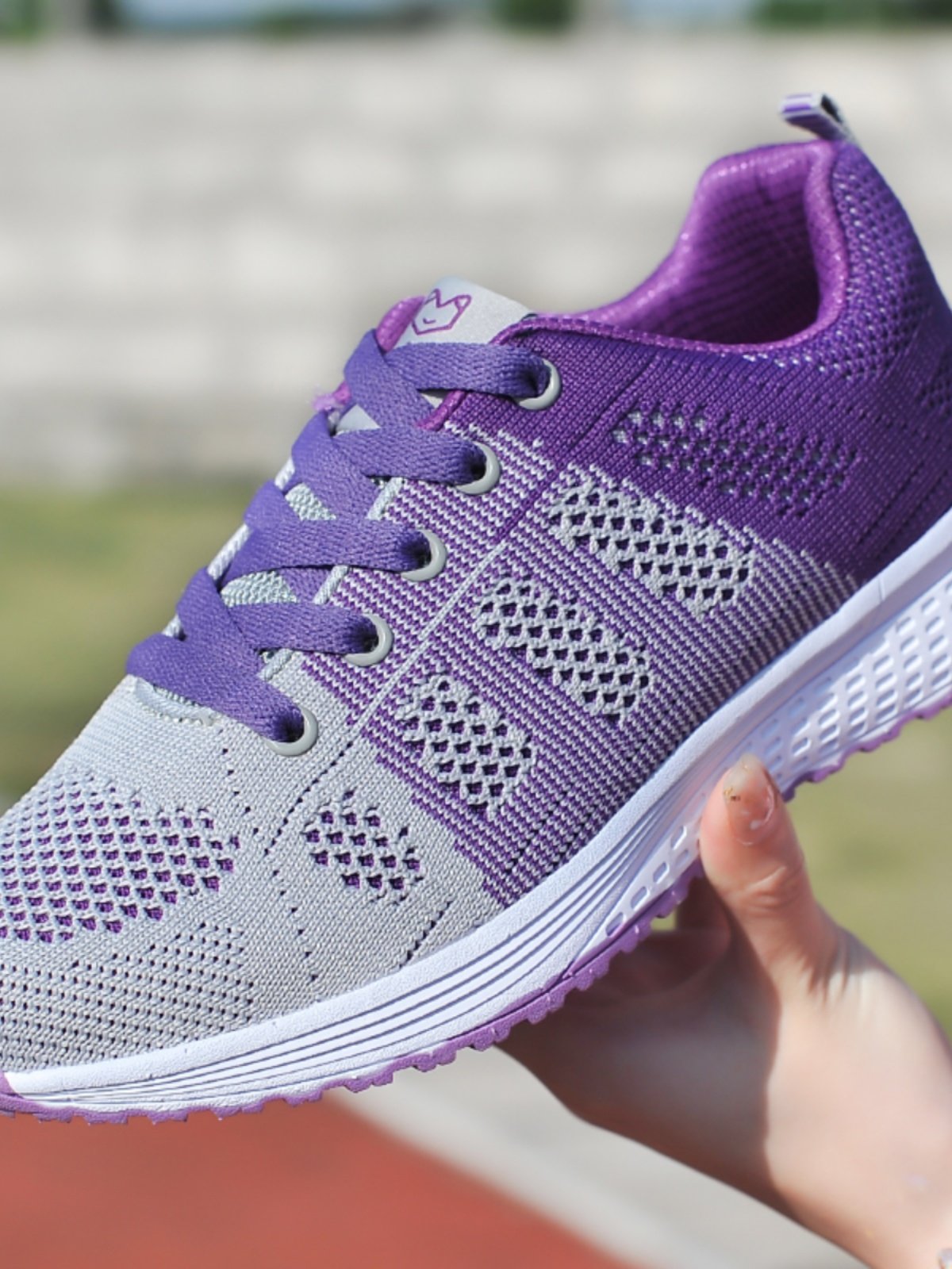 "Summer new sneakers, girls running shoes, light-air travel for girls, soft-floor leisure shoes."