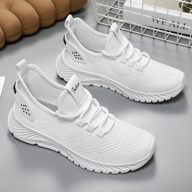 The hot-net soft-floored sneaker girl, 2024, fresh in summer with a light-ass coconut shoe and a little air-free sports shoes