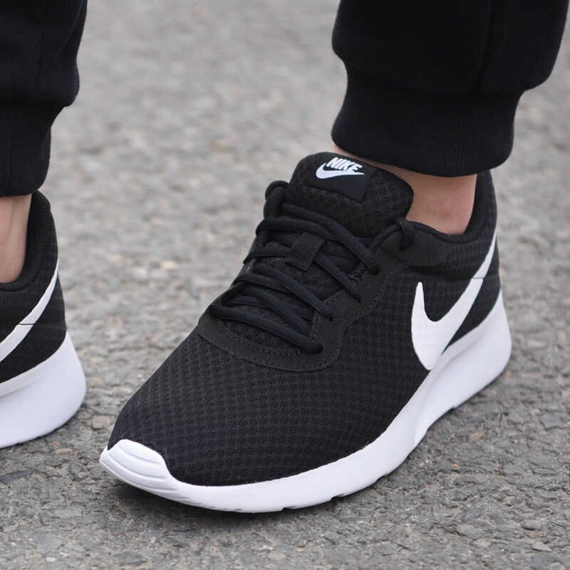 Nike tanjun, classic Internet-based black-and-white-free sports shoes 812654-011