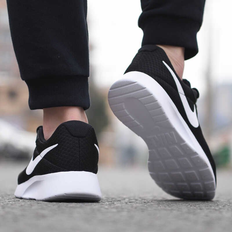 Nike tanjun, classic Internet-based black-and-white-free sports shoes 812654-011