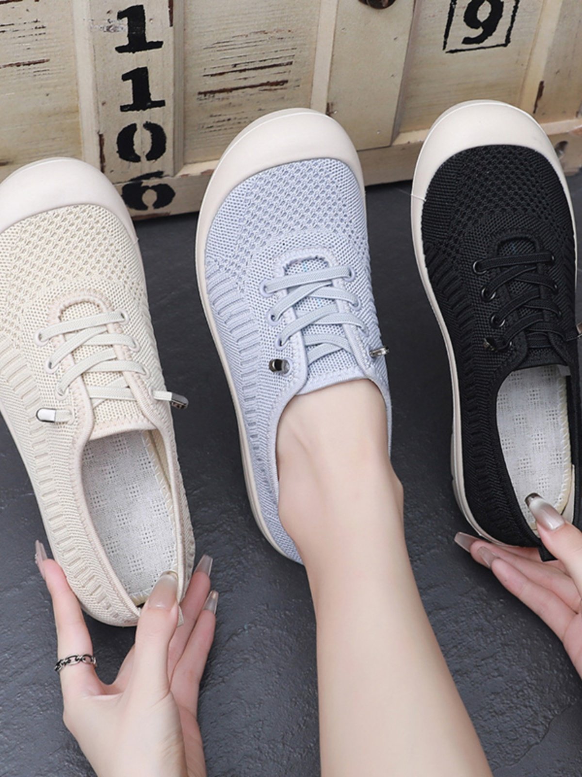 The old Beijing shoe girl is so comfortable on the soles of her shoes