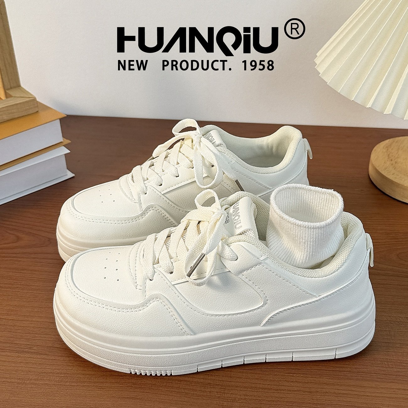 "The White Shoes Girl of the World's 2024 Spring-Autumn New Recreational Sport"