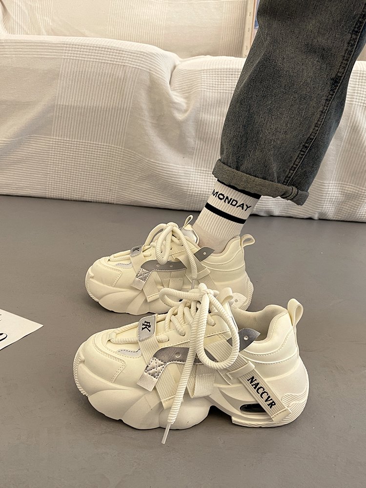 New Korean recreational shoes, 2024 on Spring Fall Bomb Street