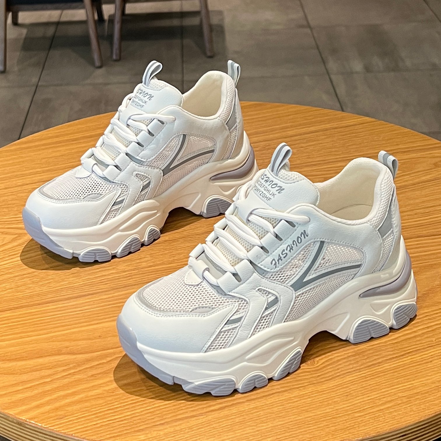 in addition to the new spring spring 2024, the new dad's shoe girl's ablution