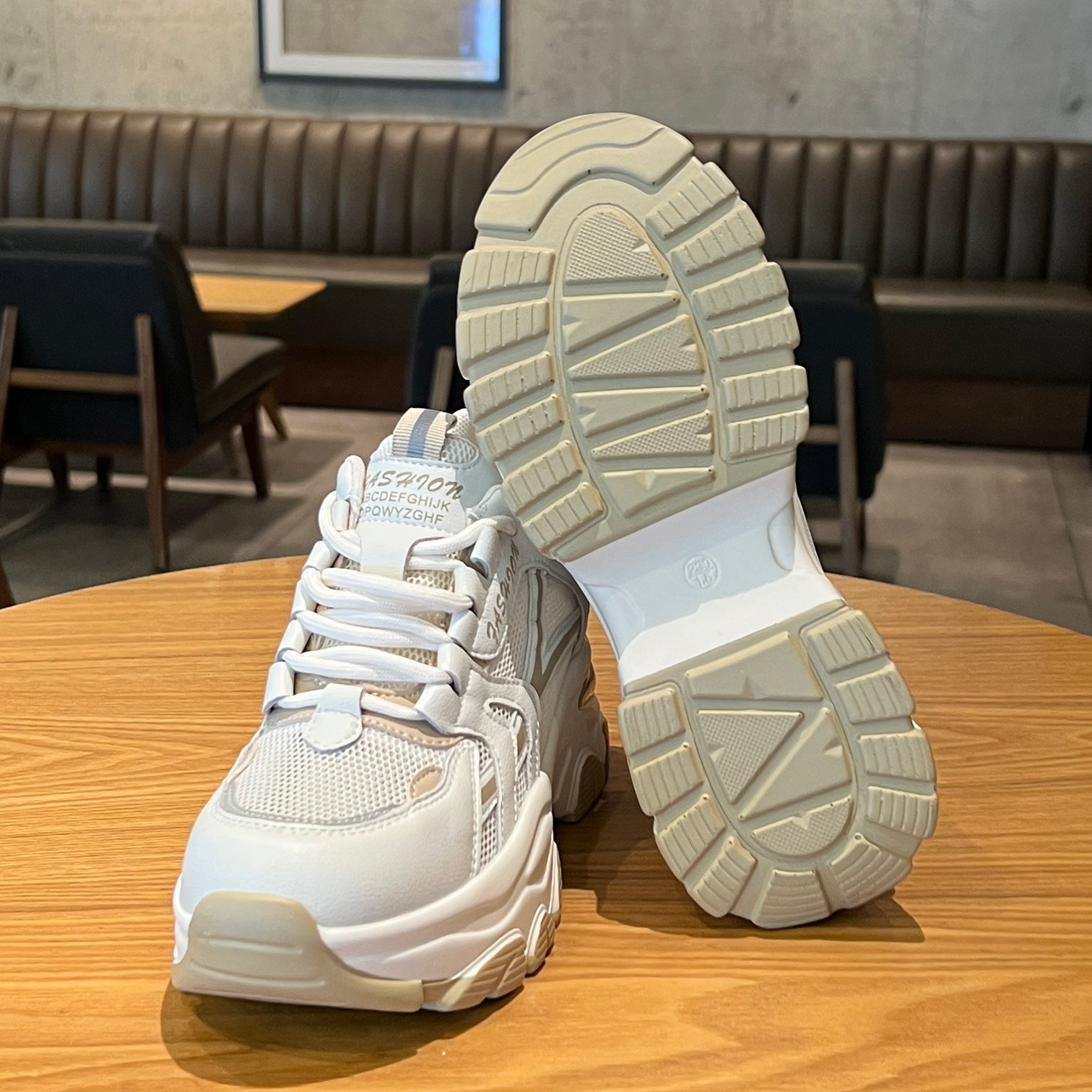 in addition to the new spring spring 2024, the new dad's shoe girl's ablution