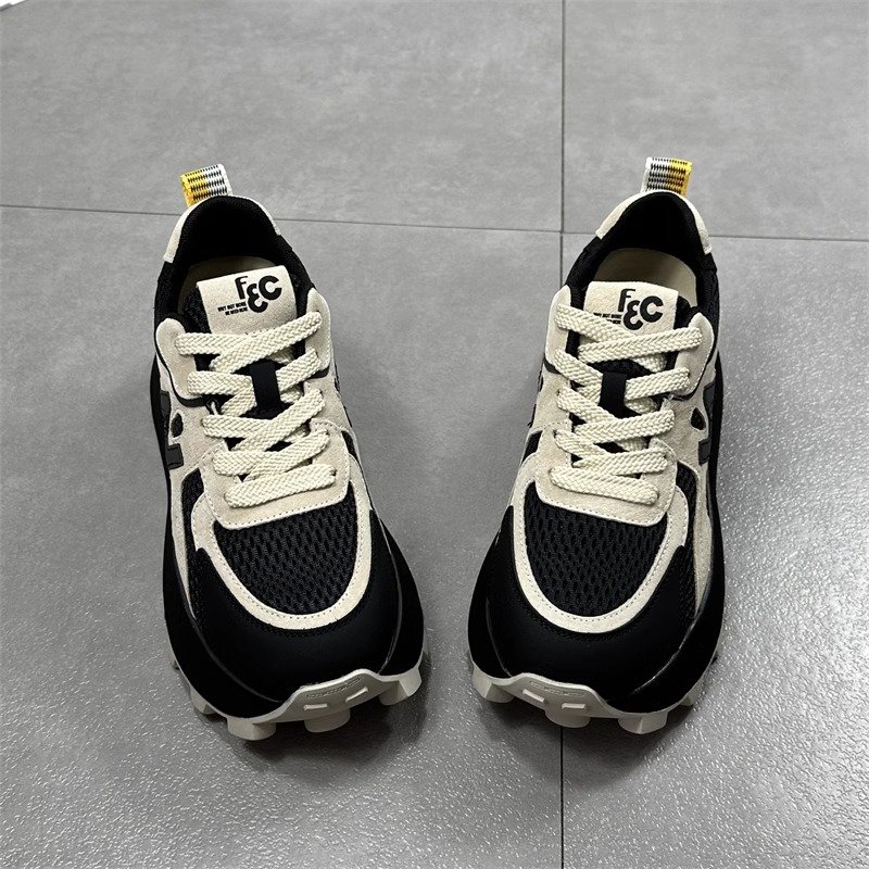 The old man's shoe hips for the old man's 2024