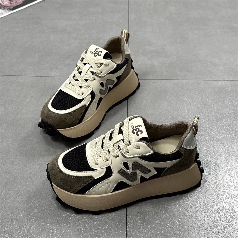 The old man's shoe hips for the old man's 2024