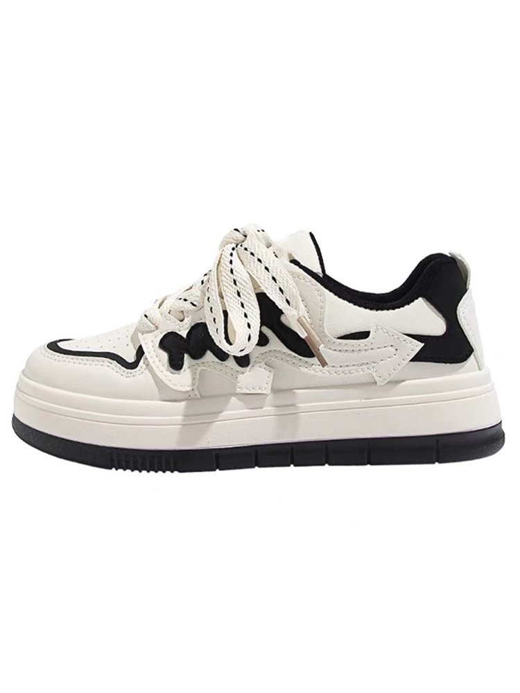 A new 2024 Autumn kick-off sports panda shoes with small white shoes