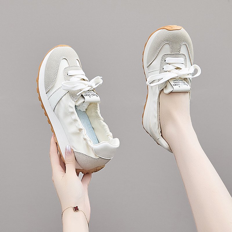 The new girl's shoes are 2024 in spring and autumn