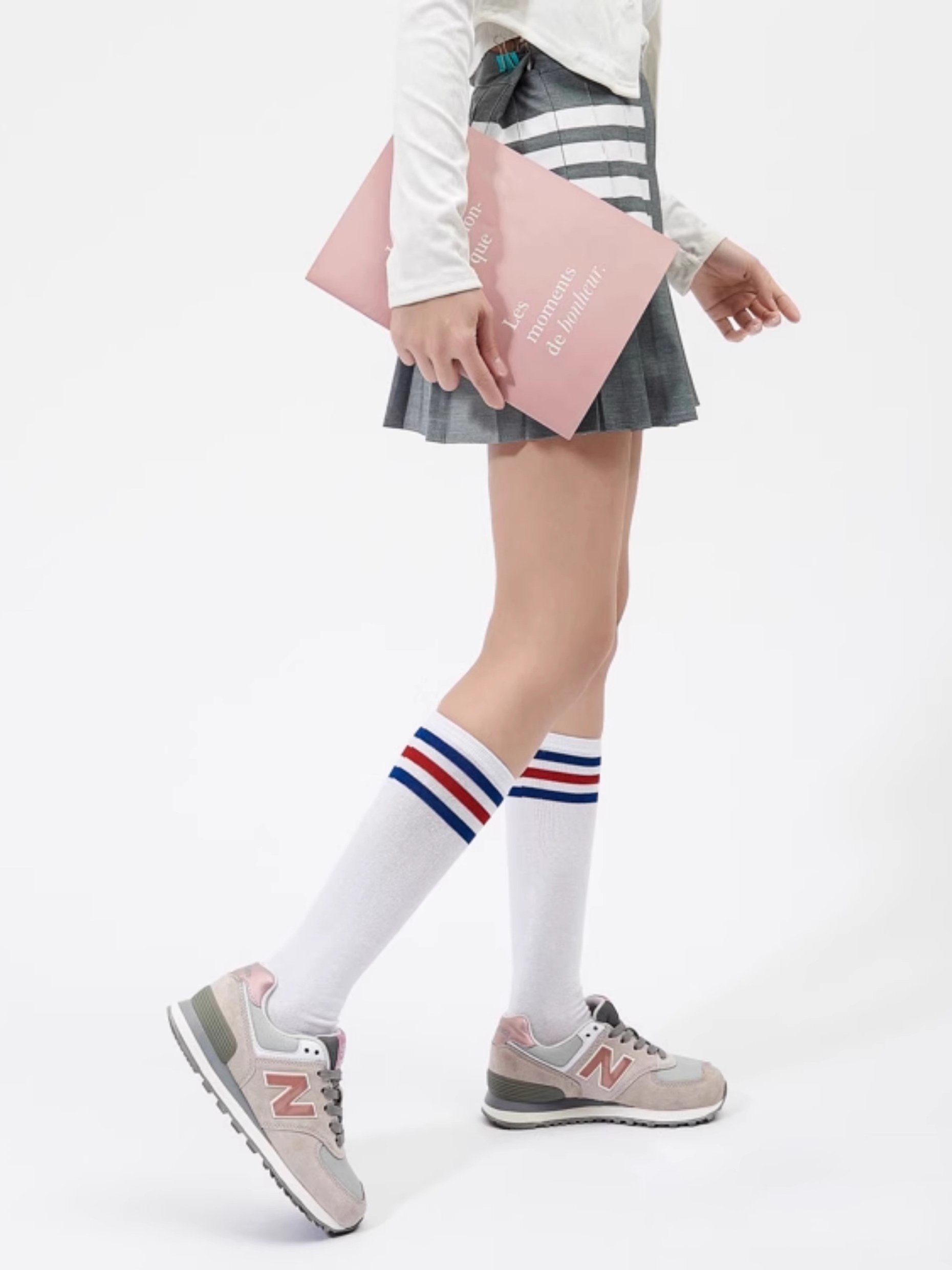 New Brunswick girls' shoes blew up 574 men's shoes in the fall 2024, and ran the official flag shop