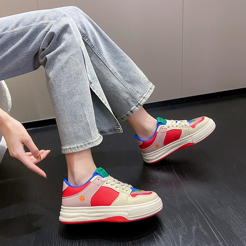 the white-coloured girl, 2024 spring and summer rainbow ins sports shoes, breathed in the leisure-board shoes