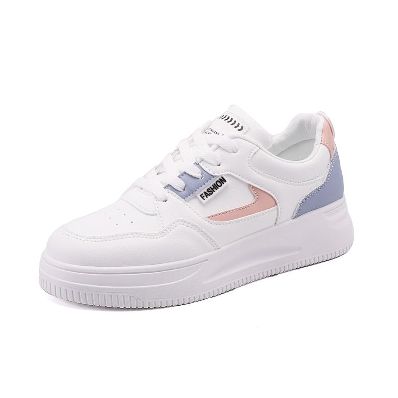 The real-skinned white-shoe chicks in the fall of 2024, they're all on a free-ass, light-ass sneakers