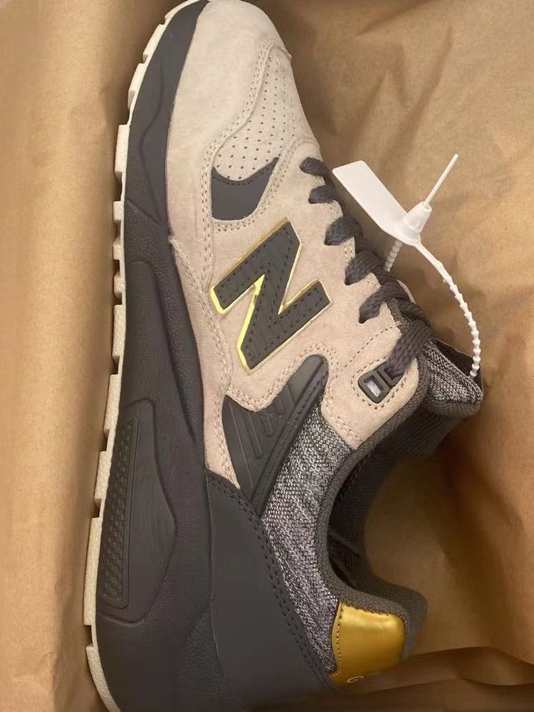 THE NEW BENEVOLENT BREMBER RUNS, THE N-WORDD COUPLE'S SOFT WORKING SHOES