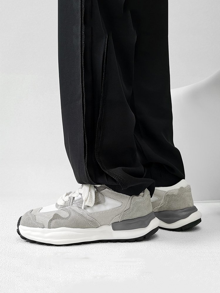 Lodmont dissolved old dad's shoe dailies and he's on the net
