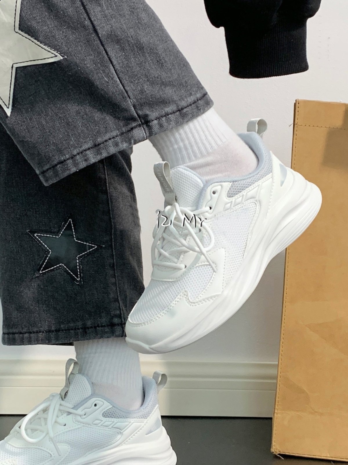 "Student shoegirls with tremors and marshmallows"