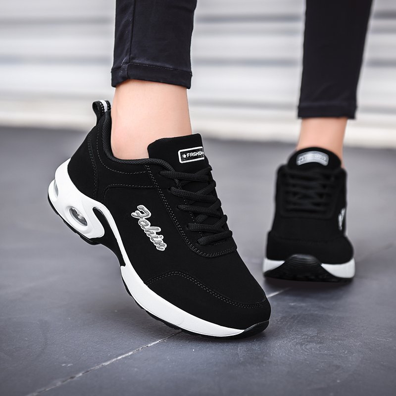 Spring and Autumn Shoes Sneaky Slewing Travel Shoes with black running shoes